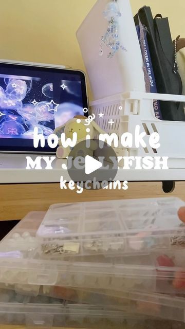 jelicharms 🪼˚𓆝₊ on Instagram: "how i make my jellyfish keychains !! since a lot of u guys wannted a tut ^^ tags : #keychainsforsale #smallbusiness #handmadejewellery #cutecharms #aesthetickeychain #sillykeychain #jellyfishkeychains #handmadejellyfish" Diy Jellyfish Keychain, Guy Keychain Ideas, Homemade Keychains Diy How To Make, How To Make Plastic Keychains, How To Make A Cute Keychain, How To Make A Charm, How To Make Diy Keychains, Kandi Keychain Tutorial, Jellyfish Keychain Beads