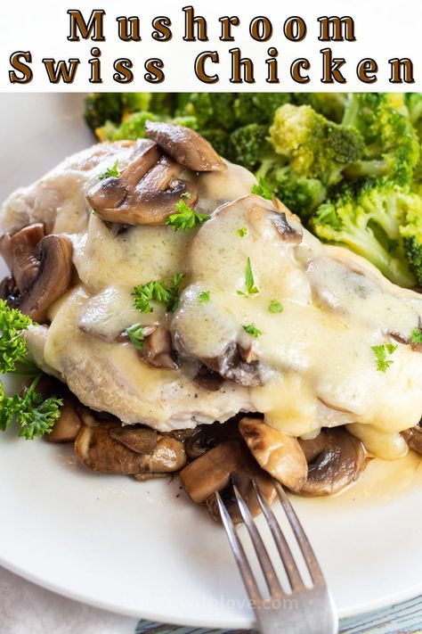 Mushroom Swiss Chicken, Easy Stovetop Chicken, Swiss Cheese Recipes, Baked Chicken And Mushrooms, Swiss Chicken, Stovetop Chicken, Mushroom Chicken, Chicken Dishes Recipes, Perfect Family