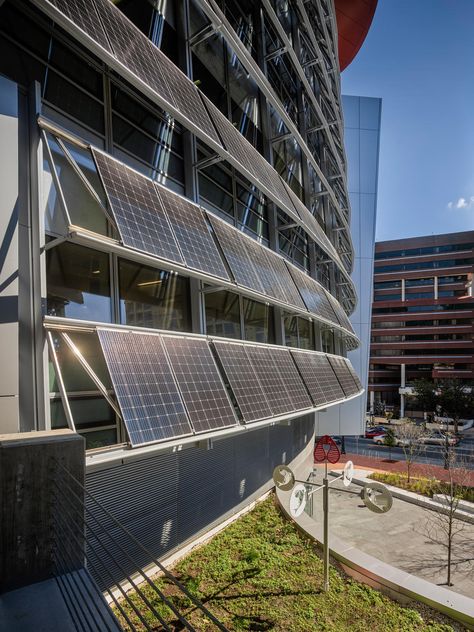 United Therapeutics, Silver Spring, Md. Solar Panel Architecture, Photovoltaic Facade, Facade Louvers, Solar Panel Roof Design, Solar Panel Ideas, Solar Panels Architecture, Solar Panel Roof, Solar Architecture, Sun Panels