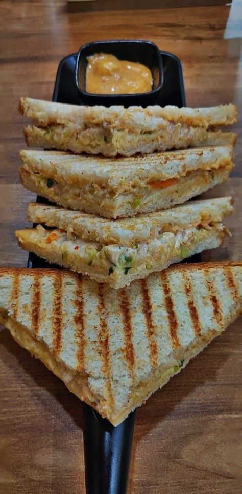 Sandwich Cheese Sandwich Snap, Sandwich Snapchat, Sandwich Snap, Veg Soup Recipes, Boy Snaps, Yummy Aesthetic, Good Food Good Mood, Saved Pictures, Food Snap