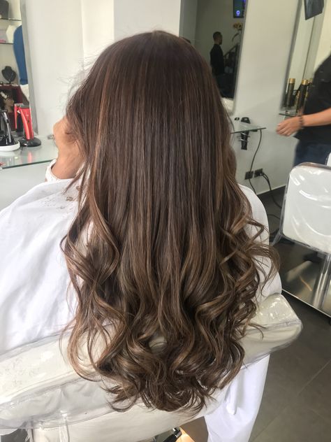 Lose Curls Hairstyles Wedding, Loose Curls On Straight Hair, Layered Hair Curled Ends, Cute Lose Curl Hairstyles, Long Hair Curls At The End, Curled At Ends Hair, Straight But Curled Ends, Curl At End Of Hair, Straight Hair Curled At The Ends