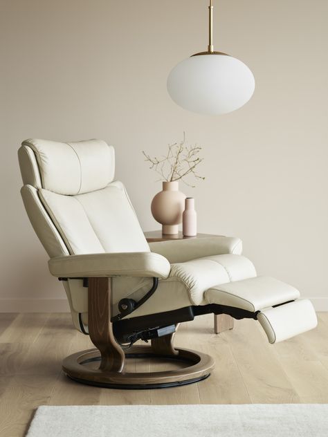 Spa Recliner, Stressless Chair, Modern Recliner Chairs, Stressless Furniture, Stressless Recliner, Contemporary Recliners, Modern Recliner, Indoor Design, Home Theater Seating