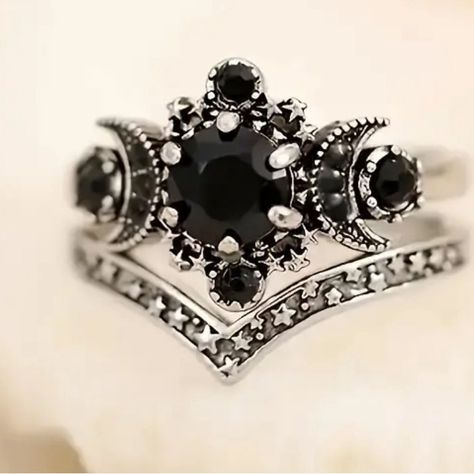 Nib Sun Moon And Stars Black Diamond Fabulous Ring Set - Size 7 Cz Diamonds And Fashion Ring Coated With Antitarnish Coating Thank You For Browsing My Closet And Many Blessings Your Way Vintage Gothic Engagement Rings, Viking Style Engagement Rings, Morticia Addams Wedding Ring, Onyx Promise Ring, Gothic Diamond Ring, Black Metal Wedding Ring, Black Marriage Rings, Black And Pink Engagement Ring, Coffin Diamond Ring