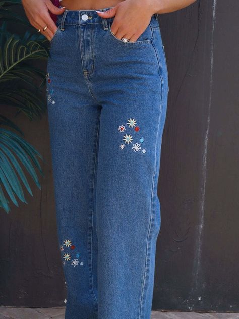 Embroidered Straight Jeans with Pockets 💖 ❤️ - - #Blackjeans #Bluejeans #Boyfriendjeans #High-waistedjeans #Jeansforwomen #LadyRos #Levi'sjeans #Momjeans #Rippedjeans #ShipFromOverseas #Skinnyjeans #Women'sjeans #Y.Y@Denim Things To Embroider On Jeans, Hand Embroidered Jeans, Embroidery Jeans Ideas, Hand Embroidery Jeans, Koti Design, Thrifting Manifestation, Nature Clothes, Jeans Embroidery, College Clothes