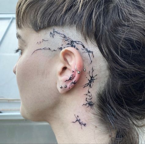 insta//judski_pleine Tattoo On Head For Women, Head Tattoos Women, Side Of Head Tattoo, Jawline Tattoo, Forehead Tattoo, Face Tats, Head Tattoo, Sketch Tattoo Design, Hair Tattoos