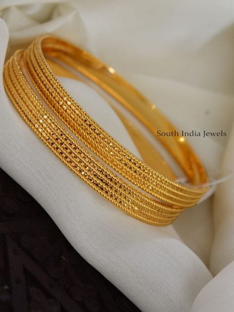 Four Bangles Set Gold, Unique Bangle Designs Gold, Jumka Gold Designs, Gold Churi Design, Gold Bangles Design Modern, Real Gold Bangles, Bangle Designs Gold, Gold Kada Design For Women, Golden Ring For Women