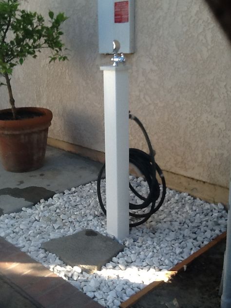 Freestanding water spicket and drinking fountain Outside Water Faucet Ideas, Garden Water Tap Ideas, Water Spicket Ideas, Backyard Drinking Fountain, Drinking Fountain In House, Outdoor Tap, Water Faucet Outdoor Ideas, Water Spigot Ideas Outdoor, Outdoor Drinking Fountain