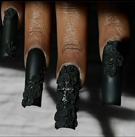 Dark Baddie Nails, Caviar Beads Nails, Black Quince Nails, Dark Black Nails, Black Junk Nails, Army Nails, Silhouette Nails, Lace Nail Design, 19 Birthday