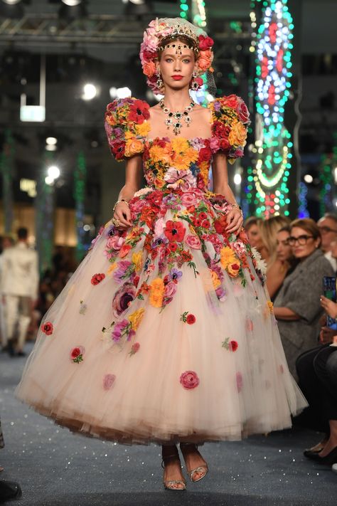 Dolce & Gabbana- HarpersBAZAARUK Flower Gown, Unusual Dresses, Dress Runway, Ellie Saab, Runway Dresses, Floral Fashion, Dolce E Gabbana, Flower Dress, Flower Fashion