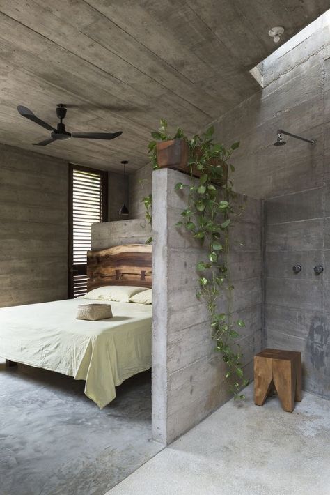 Concrete Interiors, Concrete Houses, Concrete Walls, Concrete Home, Casa Vintage, Concrete House, Furniture Storage, Concrete Wall, Beautiful Bathrooms