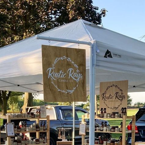 RACHEL• Rustic Rays Candle Co. on Instagram: "We are busy booking our vendor markets for the year. What event do you want to see us at that we should add to our calendar?!⁠ ⁠ #shoprusticrays #smallbizlife #vendormarket #vendorbooth #marketdisplay" Bbq Vendor Booth Ideas, Indoor Market Stall Display Ideas, Backdrop For Vendor Booth, Table Banners For Craft Show, Diy Vendor Sign Booth Ideas, Simple Display Ideas, Craft Vendor Setup Ideas, Candle Craft Booth Displays, Vendor Booth Display Ideas Photography