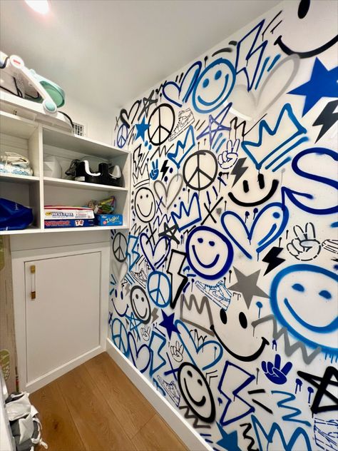 Another mural for the books! And a boys wall for a change! Love how the stencil look pulled this design together.  Besides the spray painting, of course, another favorite part of these projects is hanging with the cutest kiddos! Painting Walls Ideas Aesthetic, Wall Art Room Paint, Corey Paige Designs, Wall Design Ideas With Paint, Diy Room Wall Painting Bedrooms, Graffiti Art Bedroom Wall, Painting Ideas Wall Bedroom, Walls Ideas Painting, Wall Paint Designs Y2k