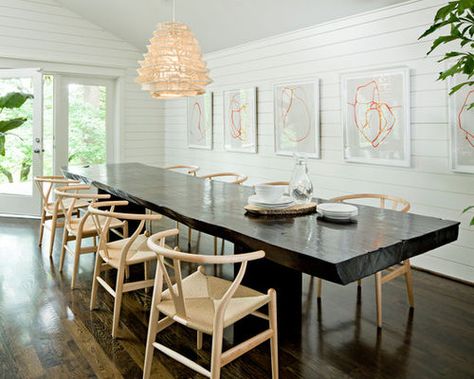 What Goes With Dark Wood Floors? | William Pitt Sotheby's Realty Jessica Helgerson, Dark Table, Dark Wood Table, Light Chair, Prairie House, Natural Palette, Dark Wood Floors, Grande Table, Contemporary Dining Room