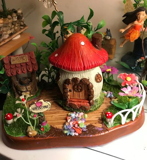 Diy Miniature Fairy House, Miniature Mushroom House, Fairy Garden Mushroom House, Mushroom Fairy House Clay, Clay Mushroom House Jar, Mushroom House Craft, Mushroom House Clay Sculpture, Fairy House Miniature, Ceramics Garden Ideas