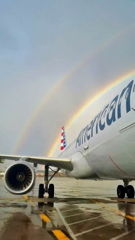 American Airlines Flight Attendant American Airlines, American Airlines Aesthetic, American Airlines Flight Attendant, Traveling Board, Mind Movie, Airplane Wallpaper, American Air, Pilots Aviation, Come Fly With Me