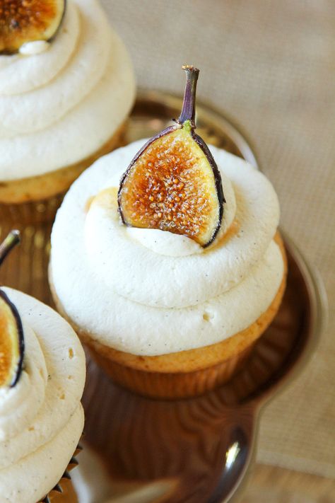 Marscapone Frosting, Caramelized Figs, Honey Cupcakes, Mascarpone Frosting, Eat Dessert, Sweets Treats, Muffin Recipes, Cupcake Recipes, Let Them Eat Cake