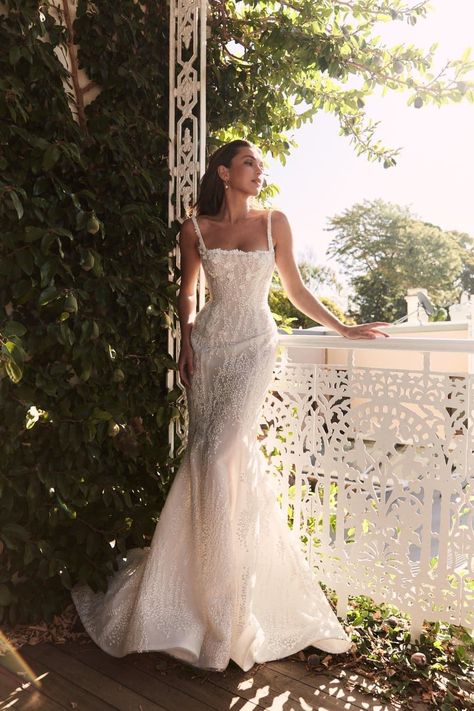 Leah Da Gloria Boheme | Poppy Wedding Dress Check more at https://beautyfashionideas.com/bridal/leah-da-gloria-boheme-poppy-wedding-dress/ Poppy Wedding Dress, Poppy Wedding, Leah Da Gloria, Classy Wedding Dress, Pretty Wedding Dresses, Cute Wedding Dress, Neutral Bedroom, Dream Wedding Ideas Dresses, Dreamy Wedding