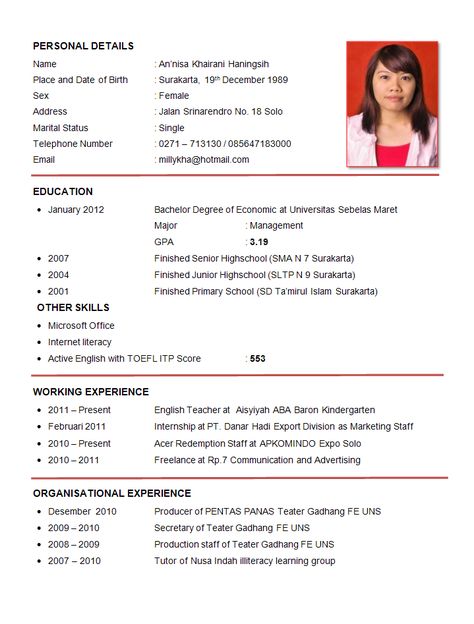 Resume Sample First Job. Do you need resume sample to help you in constructing your own resume? You need it because this is your first to create the resume. And of course this is your first job that you are trying to apply. Europass Cv, Cv Format For Job, Curriculum Vitae Examples, First Job Resume, Simple Resume Format, Resume Format Download, Job Resume Format, Cv Example, Job Cv