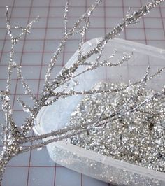 Tutorial: DIY Sparkle Branches. Great Christmas Baby Shower Decorations. Super Easy: Branches. Silver paint. Spray adhesive. Branches Diy, Decorating Videos, Winter Wonderland Party, Noel Christmas, Christmas Deco, Xmas Crafts, Christmas Projects, Christmas Baby, Christmas Cheer