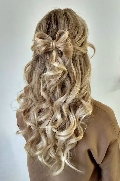 Beautiful Half Up Half Down Hairstyles, Hair Styles Down For Prom, Hoco Hairstyles Blonde, Half Up Half Down For Prom, Hair Inspiration For Prom, Cute Blonde Hairstyles Medium, Cute Hair For Hoco, Hoco Hair Brunette, Prom Hairstyles Wavy Hair