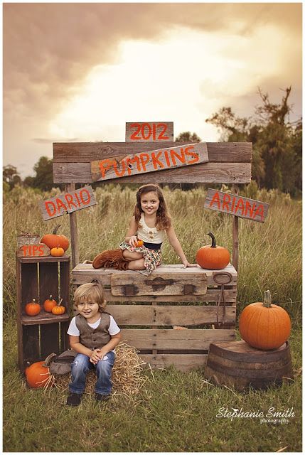 Fall Mini Shoot, Fall Photo Booth, Halloween Mini Session, Fall Photo Props, Pumpkin Patch Photoshoot, Pumpkin Patch Pictures, Pumpkin Stand, Fall Backdrops, Pumpkin Stands