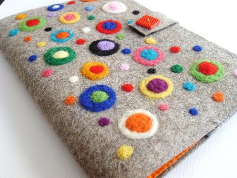 Fabric Book Covers, Wool Felt Projects, Felt Pictures, Felt Crafts Diy, Felt Cover, Wet Felting Projects, Felt Christmas Decorations, Felt Book, Felt Embroidery