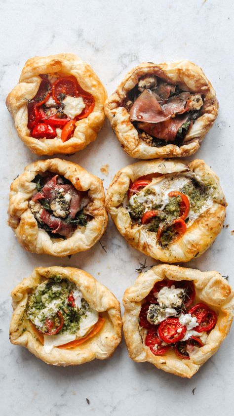 Mini puff pastry galettes – bon abbetit Mini Tarts Savory, Galette Recipe Savory, Mini Puff Pastry, Puff Pastry Cake, Puff Pastry Recipes Savory, Savory Puff Pastry, Smoked Mozzarella, Flavor Combos, Puff Pastry Appetizers