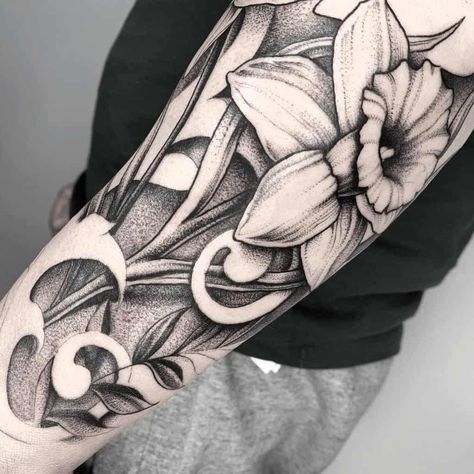 Daffodil Tattoo Ideas, Daffodil Flower Tattoos, Narcissus Flower Tattoos, Valkyrie Tattoo, Daffodil Tattoo, Beautiful Flower Tattoos, Bicep Tattoo, Birth Flower Tattoos, Flower Tattoo Sleeve