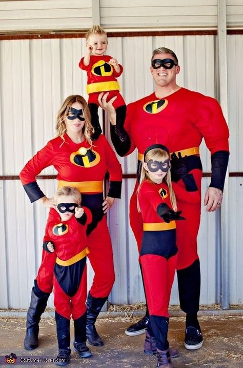 Valerie: As soon as my daughter Lily 7 gound out she was having another baby brother she was immedietly disappointed followed by at least we can be the incredibles for halloween.... Incredibles Costume, Best Group Halloween Costumes, Baby Boy Halloween, Matching Halloween Costumes, Holloween Costume, Homemade Halloween Costumes, Homemade Costumes, Couples Halloween