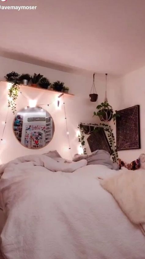 Teenage Room Decor, Teen Room Decor, Aesthetic Rooms, Diy Home Decor Bedroom, Teen Bedroom Decor, Girl Bedroom Decor, Small Room Bedroom, Cute Room Decor, Room Decorations