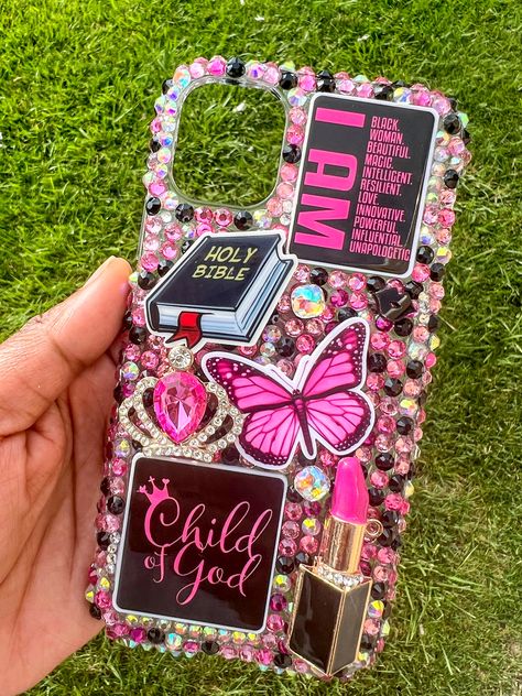 Get ready to slay with the "Girly Boss" iPhone 11 Phone Case! This stylish accessory is a must-have for all iPhone 11 owners. Stand out from the crowd and show off your unique style with this chic and durable phone case. Make a statement and embrace your inner boss with the Child of GOD iPhone bling case. All sales are final, so choose your model carefully! Customize Phone Case Ideas, Pretty Phone Cases For Iphone 11, Iphone Accessories Aesthetic, Iphone 11cases, Junky Cases, Phone Cases Iphone 11, Nice Purses, Junk Case, Girly Boss