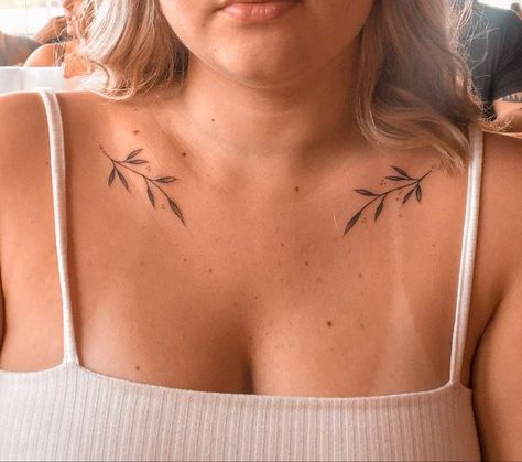 Collar Bone Henna Tattoo, Collar Bone Leaves Tattoos For Women, Leafs On Collar Bone Tattoo, Collar Bone Tattoo Plus Size, Collarbone Tattoo Leaf, Greenery Collar Bone Tattoo, Leaf On Collar Bone Tattoo, Leafy Collar Bone Tattoo, Nature Collar Bone Tattoo