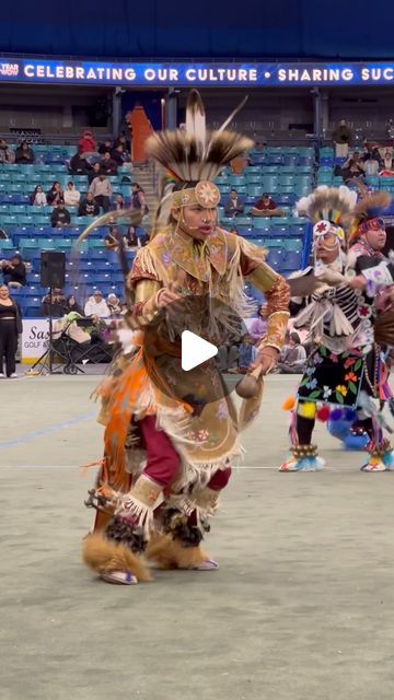 Eric Mentuck on Instagram: "Chicken Dancer @dakotadunescasino New Year powwow #reels #explore #explorepage #culture #dance #indigenous #native #igdaily #instagood #powwow" Aztec Dancer, Powwow Dancers, Horse Dance, Native American Dance, Sioux Indian, Native American Music, Indian Arts, Native American Regalia, Native American Paintings