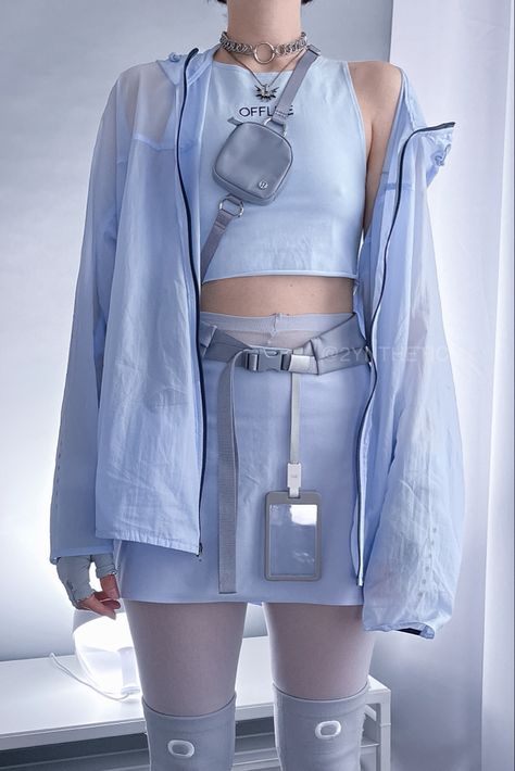 Monochrome Outfit Blue, Soft Techwear, Techwear Outfits Women, All Grey Outfit, Utility Outfit, Futuristic Streetwear, Futuristic Outfits, Tech Outfit, Tech Clothing