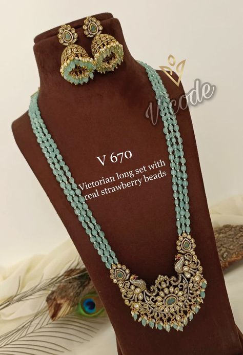 Long Kundan Necklace, Pearl Long Necklace, Jewelry Hacks, Creepy Faces, Neck Pieces Jewelry, Bridal Jewelery, Antique Necklaces Design, Fancy Jewelry Necklace, Gold Jewellry