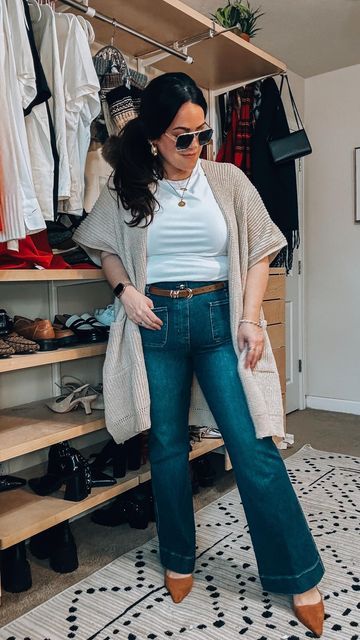 Taryn Hicks | Midsize Style | size 14 Fashion Inspo on Instagram: "If you loathe jeans like I do, you will love these @spanx jeans. 🤌🏻 #spanxpartner 

I am a thick tummy, size 14 wearing an xl in both of these amazing smoothing jeans. 
•Patch Pocket Flare Jeans - wearing an xl, petite length 
•Flare Jeans, Vintage Indigo- wearing an xl regular length
(For reference I am 5’6) 

✨Code: taryntrulyxspanx - good for 10% off your purchase + free shipping (excluding sales) 

#midsizeuniversity #size14" Jeans Outfit Plus Size, Flare Jeans Vintage, Jeans Patch, Flare Jeans Outfit, Plus Size Chic, Outfit Plus Size, Midsize Style, Vintage Indigo, Jean Outfits