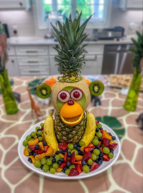 Jungle Fruit Tray, Animal Fruit Tray Party Ideas, Jungle Themed Charcuterie Board, Fruit Platter For Kids, Jungle Charcuterie Board, Coconut Decoration Ideas, Jungle Animal Fruit Tray, Monkey Fruit Tray, Safari Fruit Display