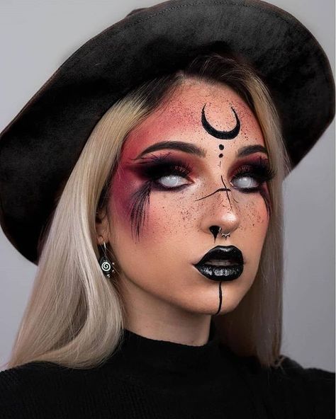 Goth Witch Makeup, Hallowen Schminke, Maquillage Halloween Simple, Creative Halloween Makeup, Halloweenský Makeup, Kostum Halloween, Kostuum Halloween, Holloween Makeup, Cute Halloween Makeup