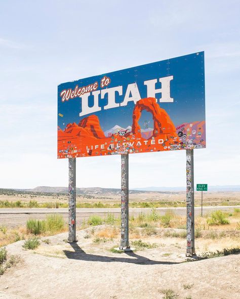 On our way into Moab, we pulled over to get a photo of the Welcome to Utah sign on the state border.  With all the stickers at the base of the sign, it looks like it's a popular road trip photo op! Utah Aesthetic Pictures, Welcome To Utah Sign, State Sign Pictures Road Trips, Utah Mountains Aesthetic, Welcome To State Signs, Photo Op Wall, Hazel Aesthetic, Road Trip America, Welcome To Sign