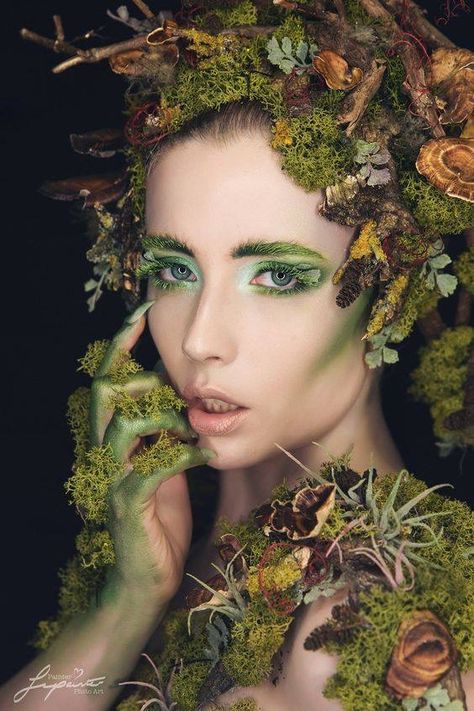 Mother Earth Photography, Mother Nature Inspired Outfits, Mother Nature Outfit Ideas, Mother Nature Makeup Looks, Nature Goddess Makeup, Nature Makeup Looks Green, Mother Earth Outfit, Mother Nature Makeup Ideas, Earth Goddess Makeup