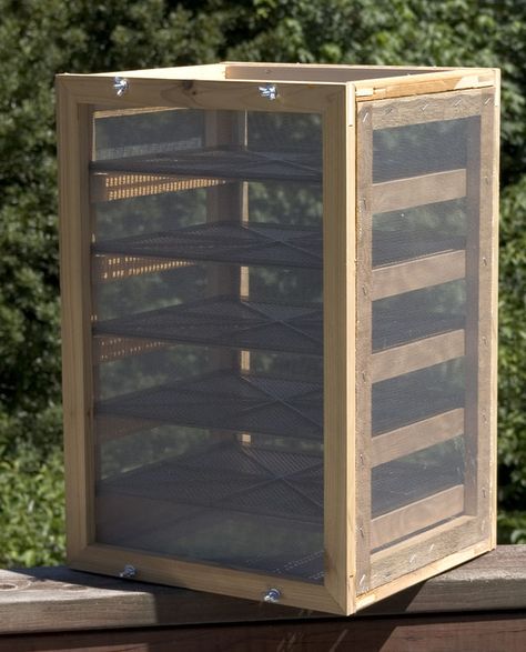 Solar Dehydrator, Outdoor Drying, Dehydrated Food, Homestead Survival, Diy Solar, Earthship, Survival Food, Dehydrator Recipes, Camping Survival