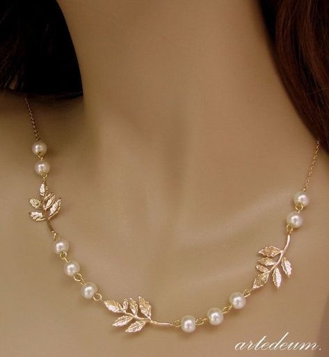 Elegant Gold Necklace, Ivory Pearl Necklace, Swarovski Pearl Necklace, Romantic Nature, Bridal Pearl Necklace, Pearl Necklace Designs, Wedding Gold, Gold Fashion Necklace, Gold Jewelry Necklace