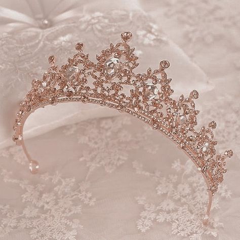 Putri Aurora, Birthday Playlist, Quince Crowns, Quince Crown, Rose Gold Quince, Rose Gold Quinceanera, Quinceanera Accessories, Quinceanera Jewelry, Quinceanera Pink