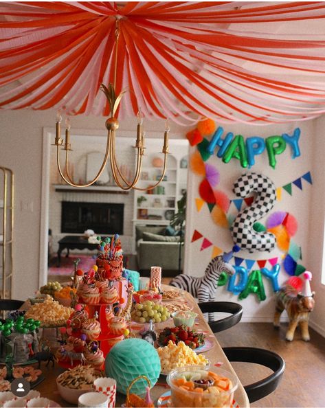 Birthday Decorations At Home, Birthday Traditions, Baby Birthday Themes, Circus Birthday, Party Animal, Baby Birthday Party, Holiday Birthday, 2nd Birthday Parties, Birthday Fun