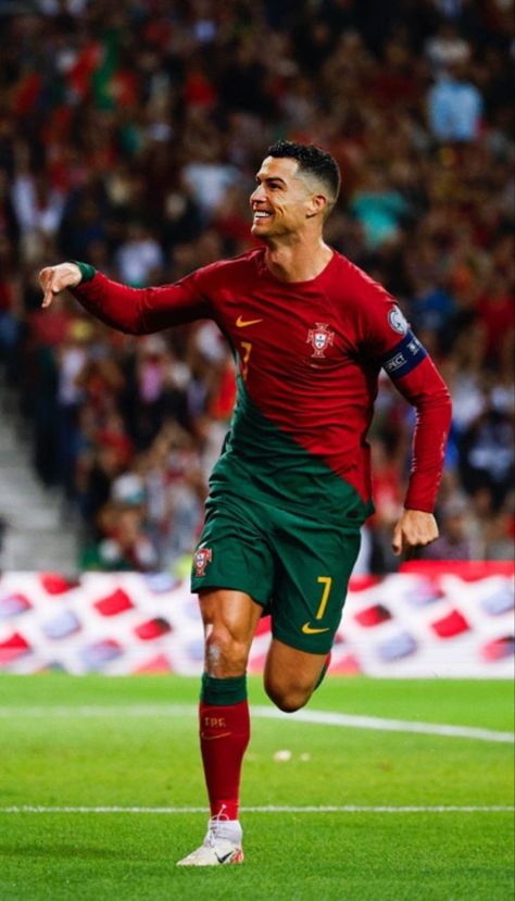 Cristiano Ronaldo Celebration, Ronaldo Celebration, Cr Ronaldo, Cristiano Ronaldo Body, Cr7 Portugal, Ronaldo Skills, Cristiano Ronaldo Style, Ronaldo Photos, Cristiano Ronaldo Portugal