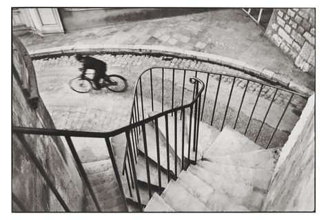 henri cartier-bresson bicycle - Google Search Famous Street Photographers, Otto Steinert, Albert Renger Patzsch, Garry Winogrand, Walker Evans, Robert Frank, Robert Doisneau, Famous Photos, Alfred Stieglitz