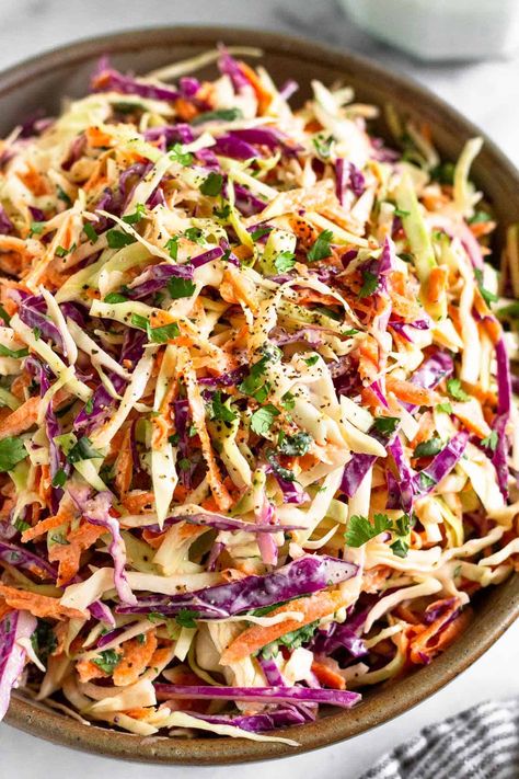 Healthy Coleslaw Recipe with Greek Yogurt - Eat the Gains Asian Slaw Dressing, Asian Coleslaw Recipe, Asian Slaw Recipe, Asian Cabbage Salad, Cabbage Slaw Recipes, Asian Salad Dressing, Asian Coleslaw, Braised Chicken Breast, Healthy Coleslaw