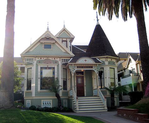 Glendale Victorian | Flickr - Photo Sharing! Timeless Homes, Fantasy Houses, Victorian Colors, Victorian Exterior, Old Victorian Homes, Victorian Style House, Folk Victorian, Victorian Beauty, Homes Inside