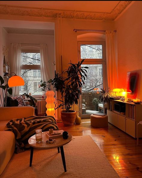 Victorian Appartement, 50s Modern Interior Design, Apartment Inspo For Couples, Apartment Decorating Mid Century Modern, 60s Apartment Decor, Soft Living Room Lighting, Wooden Floor Apartment Decor, Living Room At Night Aesthetic, Primary Color Apartment