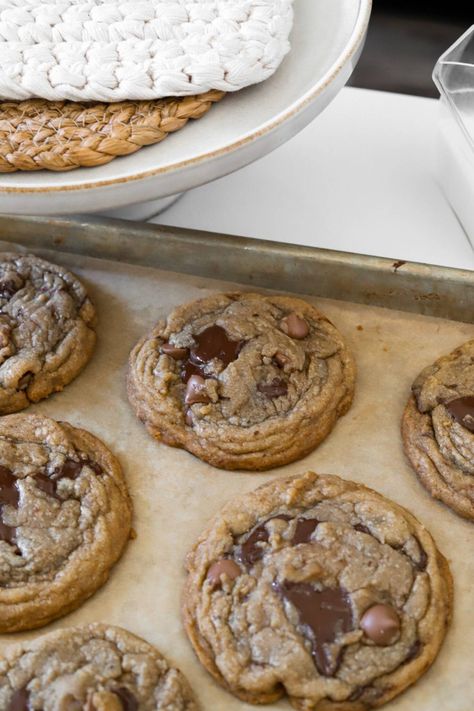 » Chocolate Chip Cookies Winter Cookies, Best Chocolate Chip Cookie, Chewy Cookie, Sweet Taste, Cookies Recipes Chocolate Chip, Food Obsession, Pretty Food, Sweet Snacks, Food Cravings